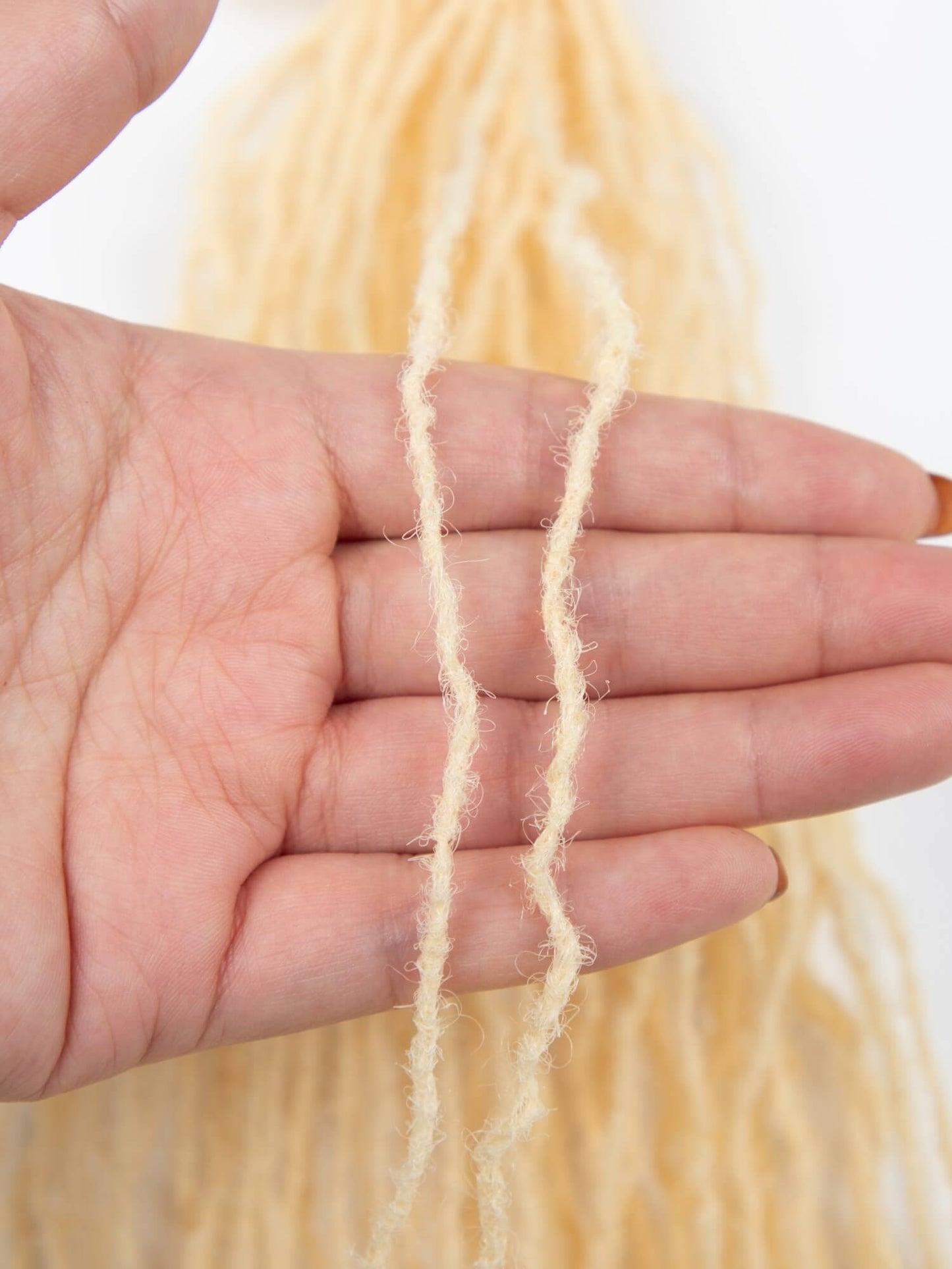 613 blonde 0.1cm sisterloc extensions human hair 3