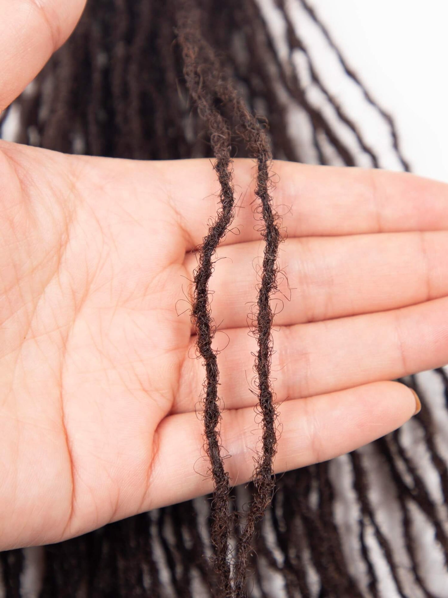 dark brown 0.1cm sisterloc extensions human hair 3